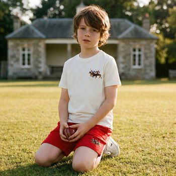 شورت اولاد بالشعار باللون الاحمر 