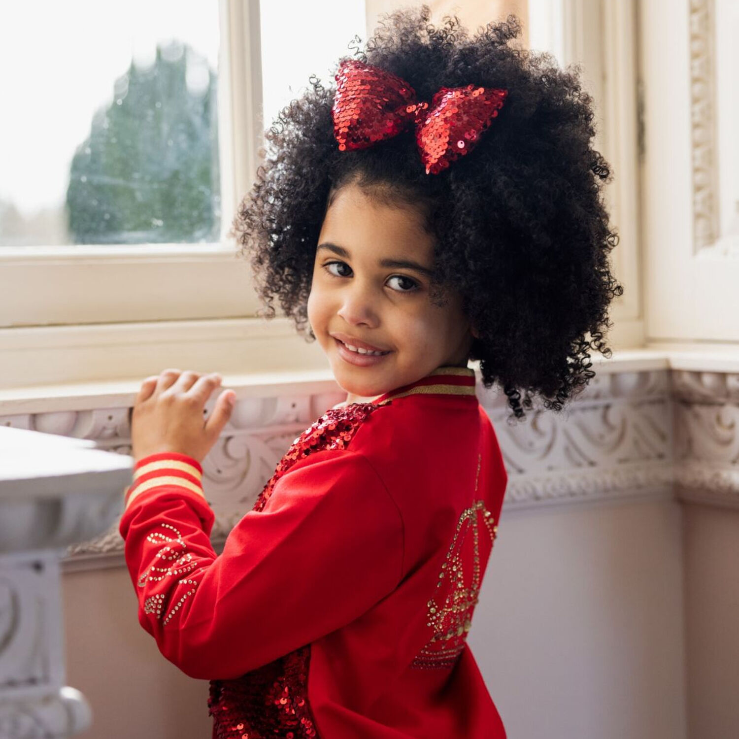 مشبك شعر بنات مزين بالترتر باللون الاحمر, 1, hi-res