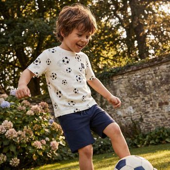 طقم شورت أولاد باللون الكحلي والابيض