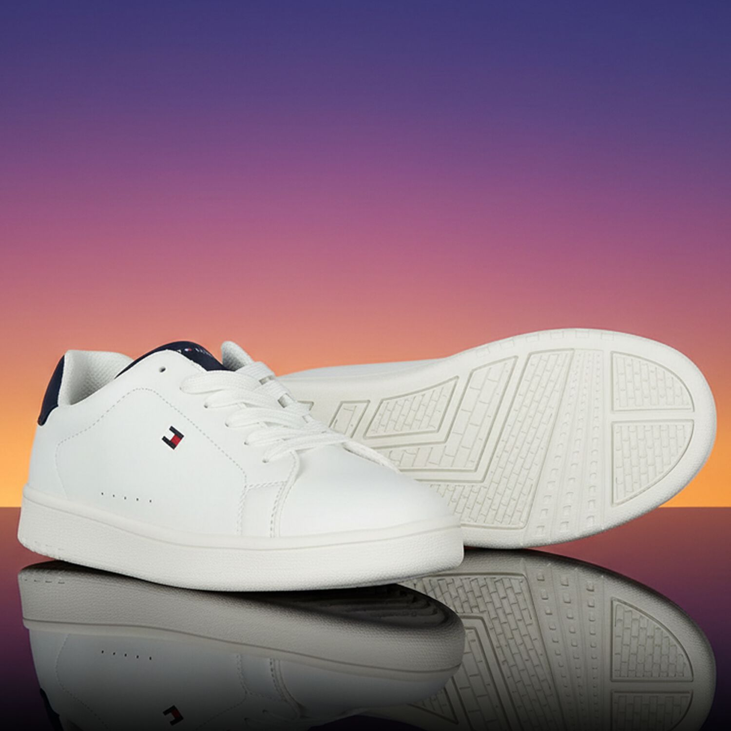 Boys White & Blue Logo Leather Trainers, 1, hi-res