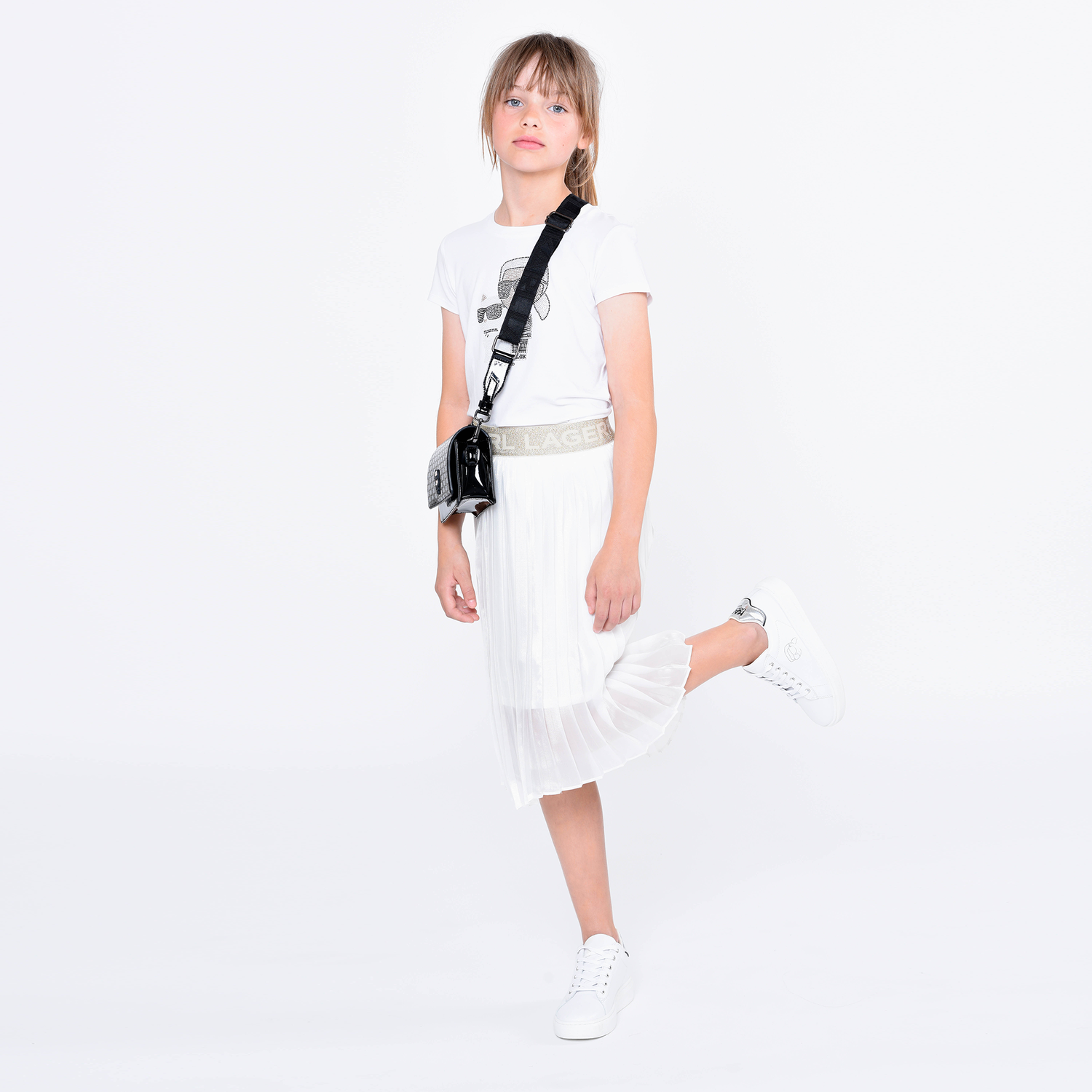 تنورة بطيات بالشعار باللون الأبيض, 1, hi-res