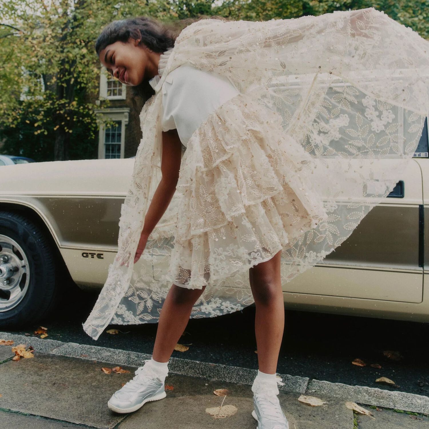 فستان بنات تول مزين بالترتر باللون البيج والعاجي, 1, hi-res image number null