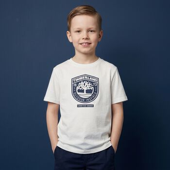 تيشيرت بالشعار باللون الأبيض للأولاد